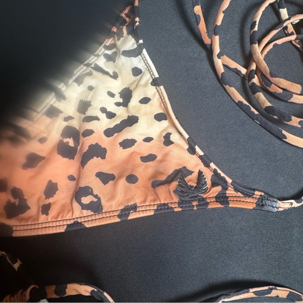 Minimale Animale Leopard Print Bikini Set- bottom small & top medium - Picture 3 of 6